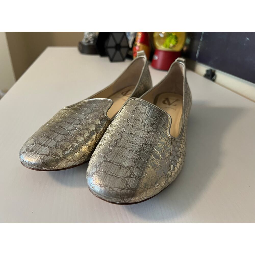 VC Signature Vero Cuoio Gold Snake Embossed Loafers Size 6.5